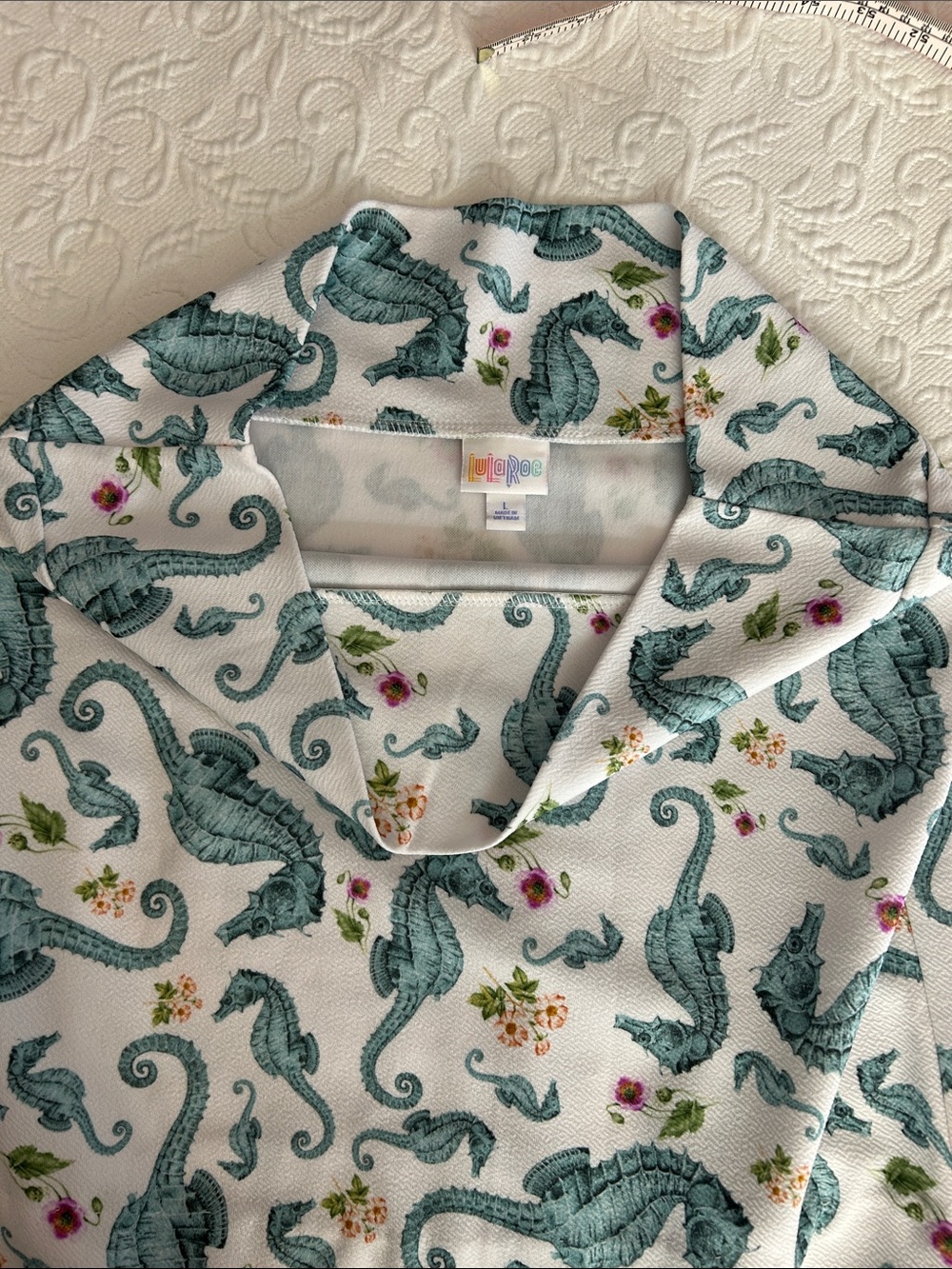 LuLaRoe Teal Seahorse Skirt & earrings!!!!